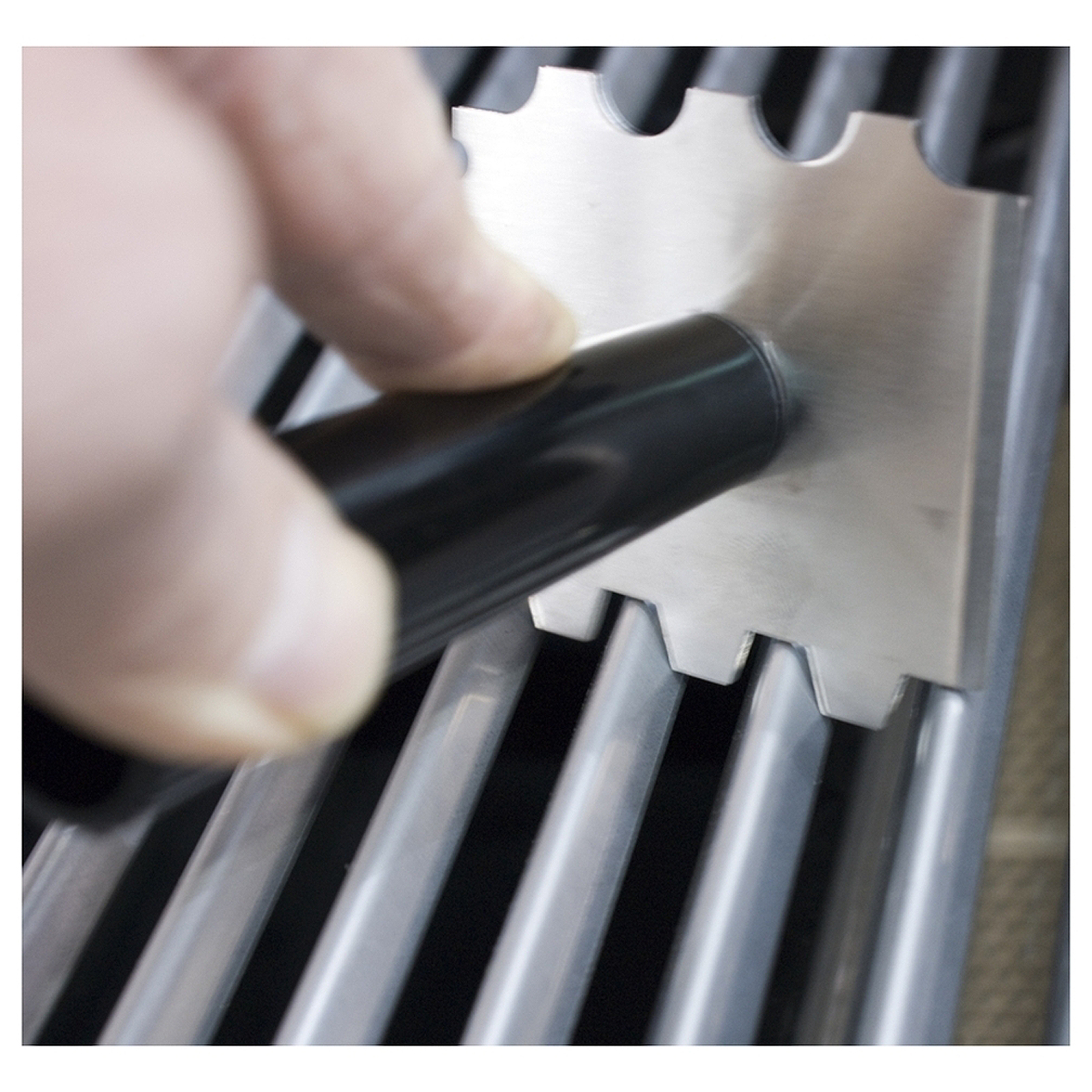 Outdoor Magic Quad Scraper BBQ Grill & Hotplate Scraper