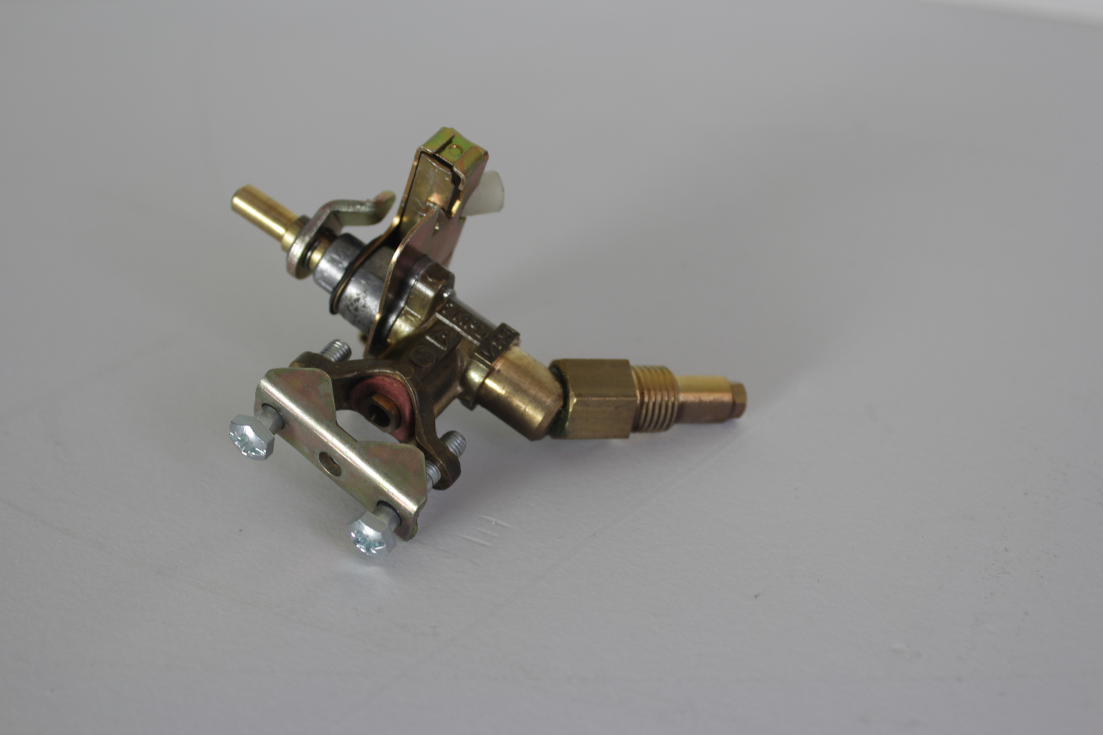 New BeefEater Signature Series Gas Valve Clamp On With Rotary Piezo